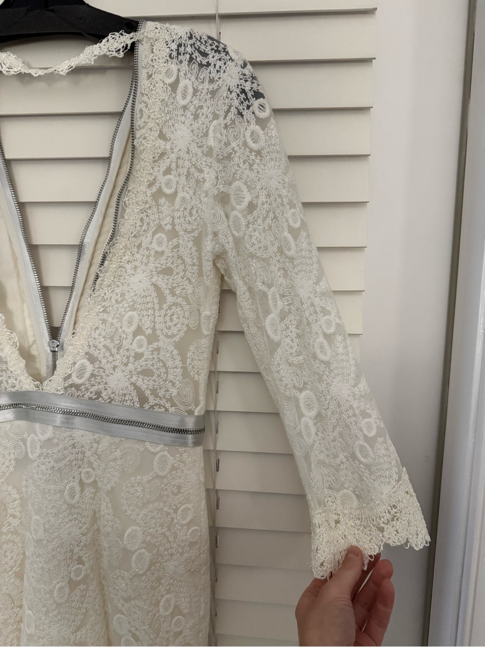 Alexis Parisa Dress White Eden Lace - Picture 13 of 16